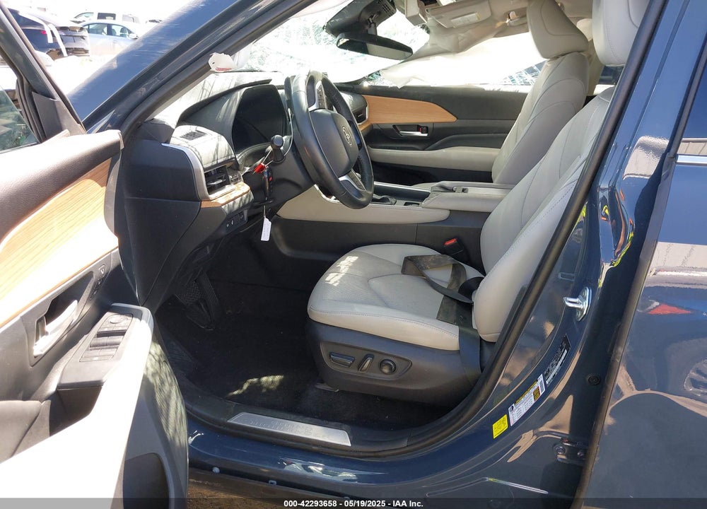 2024 TOYOTA GRAND HIGHLANDER LIMITED VIN: 5TDAAAB58RS023164