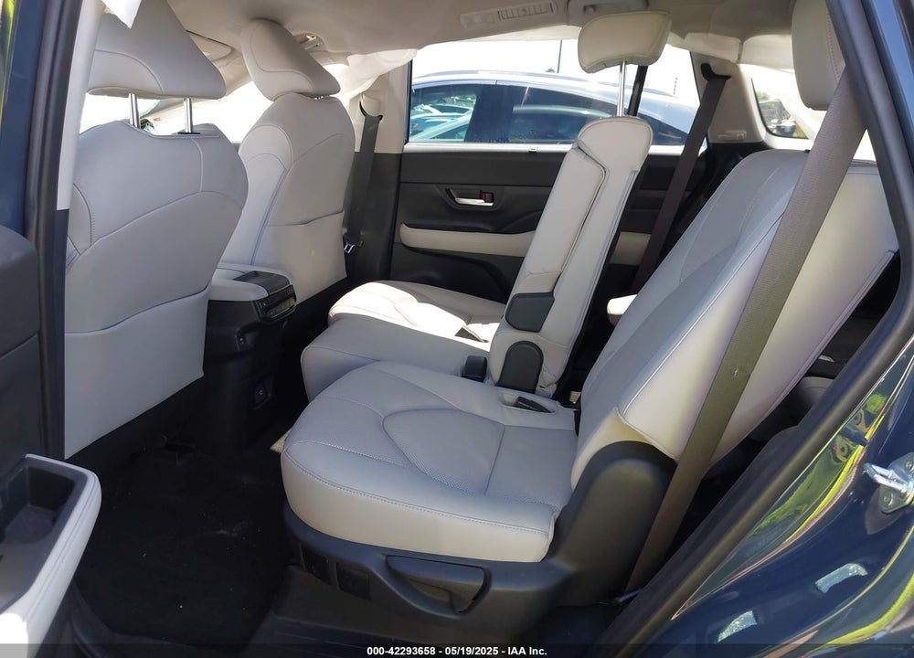 2024 TOYOTA GRAND HIGHLANDER LIMITED VIN: 5TDAAAB58RS023164