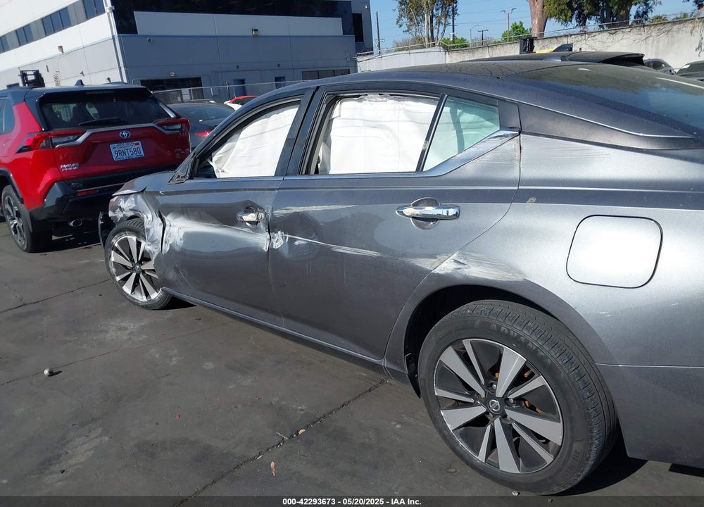 2022 NISSAN ALTIMA SV FWD VIN: 1N4BL4DV3NN388418