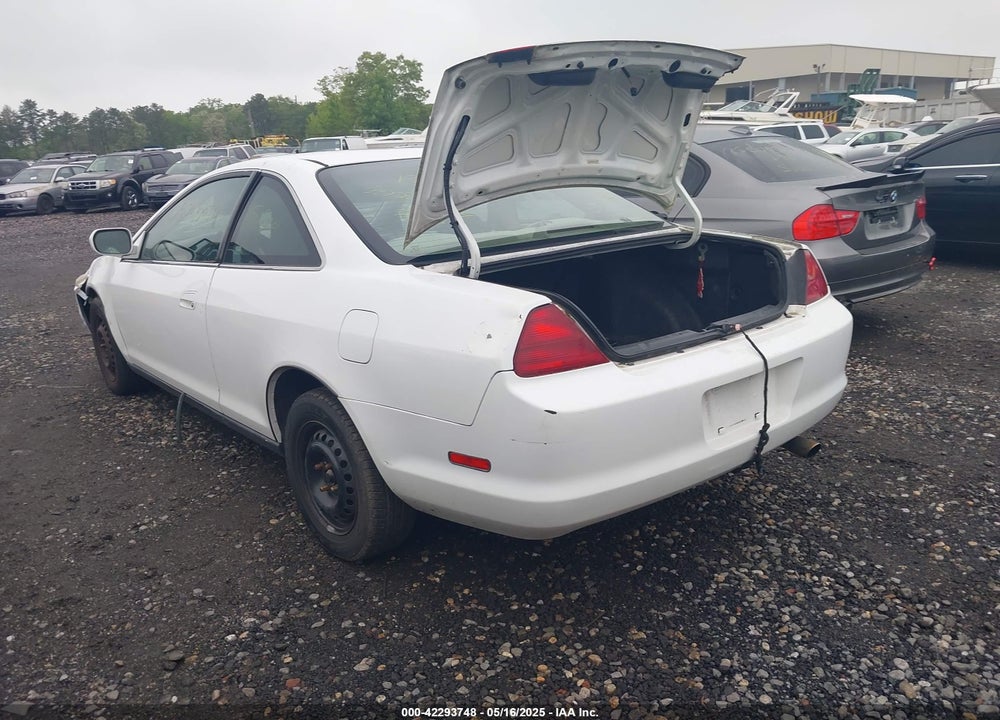 1999 HONDA ACCORD LX VIN: 1HGCG3241XA011198