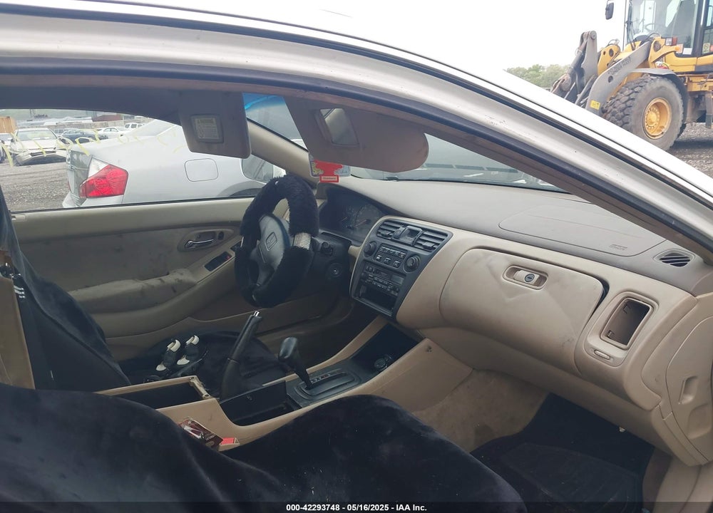 1999 HONDA ACCORD LX VIN: 1HGCG3241XA011198