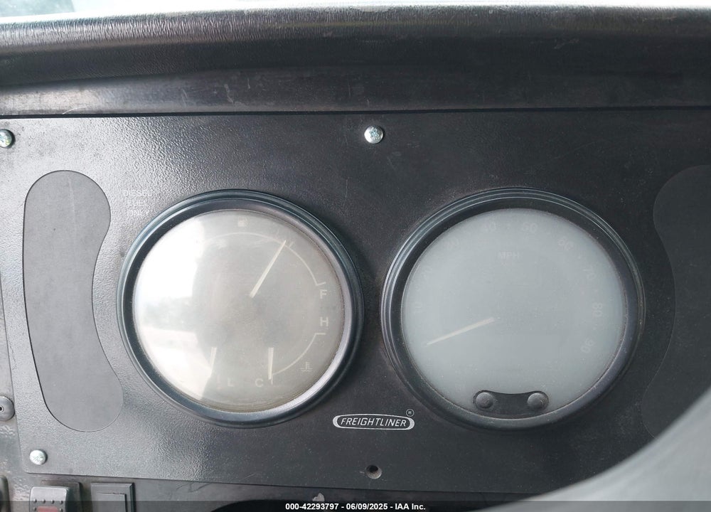 2005 FREIGHTLINER CHASSIS M LINE WALK-IN VAN VIN: 4UZAANBW15CV18992