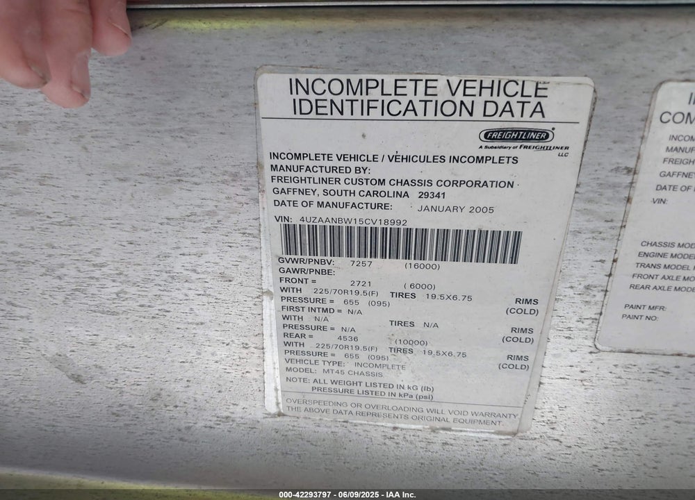 2005 FREIGHTLINER CHASSIS M LINE WALK-IN VAN VIN: 4UZAANBW15CV18992
