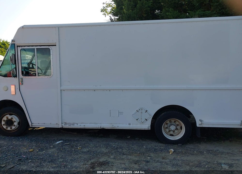 2005 FREIGHTLINER CHASSIS M LINE WALK-IN VAN VIN: 4UZAANBW15CV18992