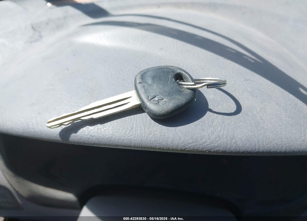 2001 HYUNDAI ACCENT GS VIN: KMHCG35C01U136132