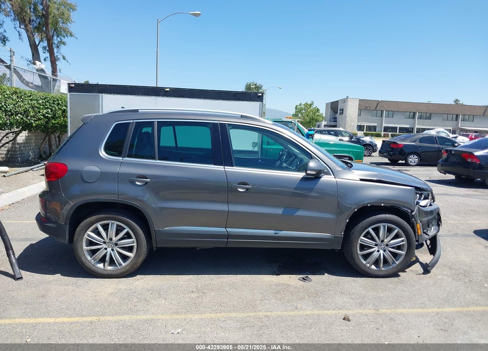 2015 VOLKSWAGEN TIGUAN VIN: WVGAV7AX4FW561281