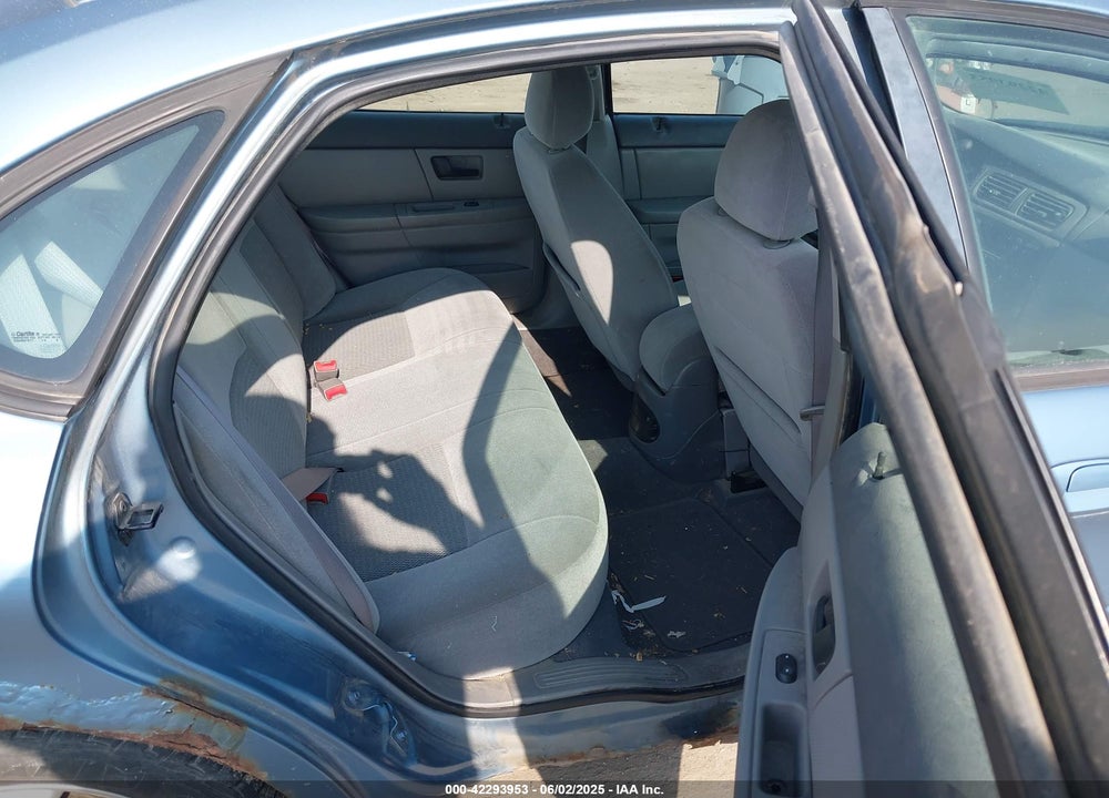 2005 FORD TAURUS SE VIN: 1FAFP53275A239925