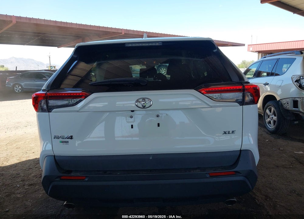 2021 TOYOTA RAV4 XLE VIN: 2T3W1RFV7MW158786