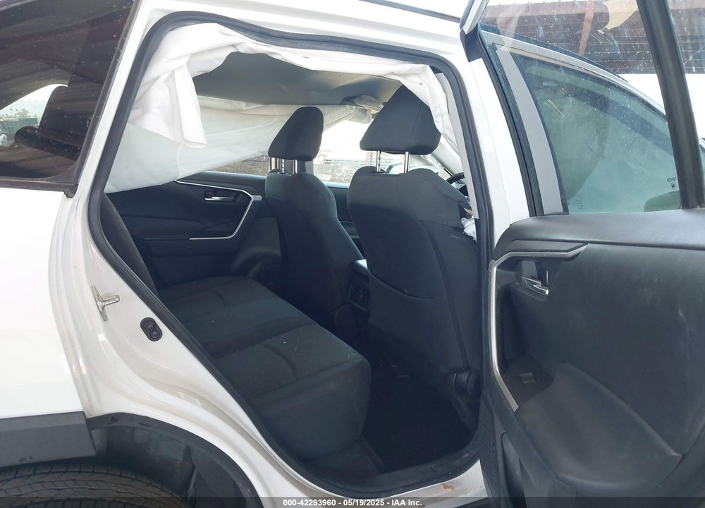 2021 TOYOTA RAV4 XLE VIN: 2T3W1RFV7MW158786