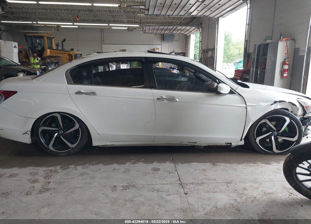 2008 HONDA ACCORD VIN: 1HGCP36818A030817
