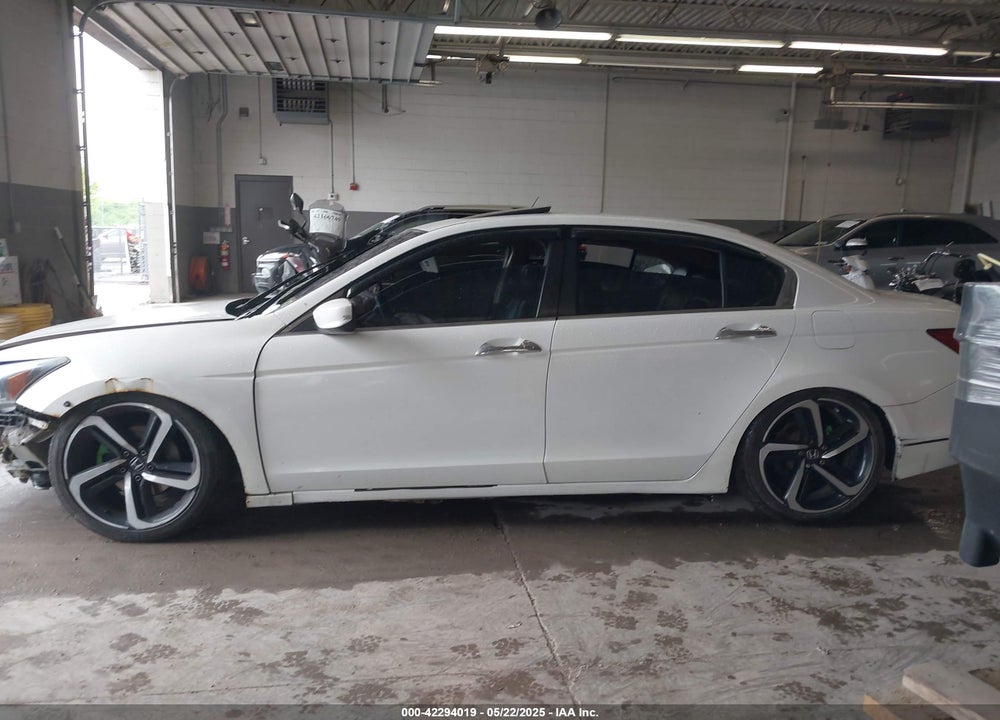 2008 HONDA ACCORD VIN: 1HGCP36818A030817