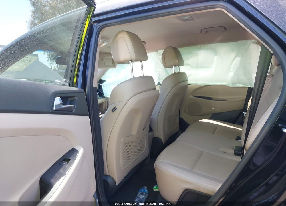2017 HYUNDAI TUCSON LIMITED VIN: KM8J33A26HU373427