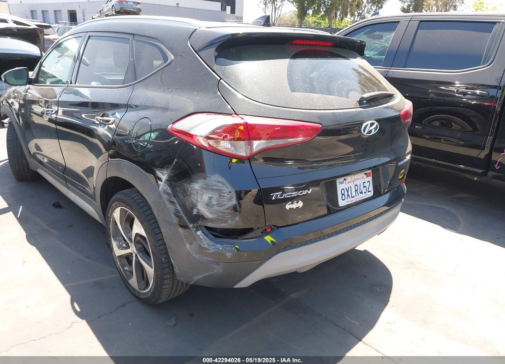 2017 HYUNDAI TUCSON LIMITED VIN: KM8J33A26HU373427