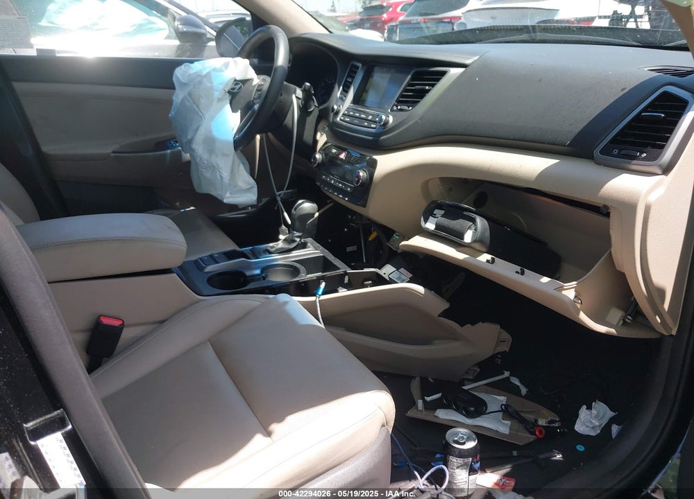2017 HYUNDAI TUCSON LIMITED VIN: KM8J33A26HU373427