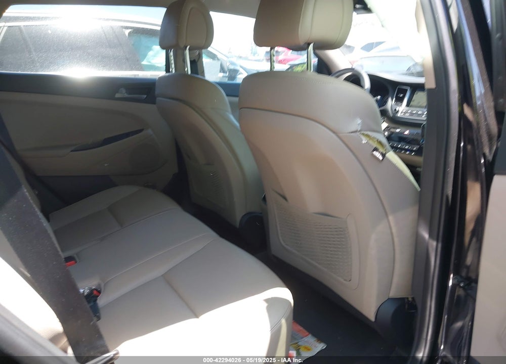 2017 HYUNDAI TUCSON LIMITED VIN: KM8J33A26HU373427
