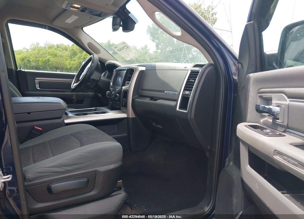 2017 RAM 1500 VIN: 3C6RR7LT8HG523096