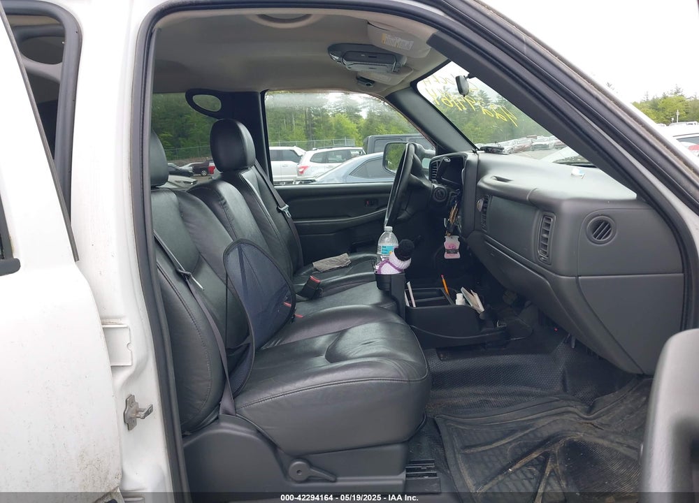 2005 CHEVROLET SILVERADO 2500HD VIN: 1GCHC23U25F822405
