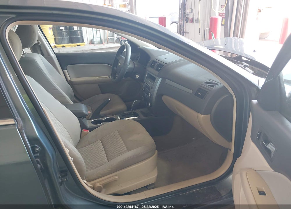 2011 FORD FUSION VIN: 3FAHP0HA7BR260125