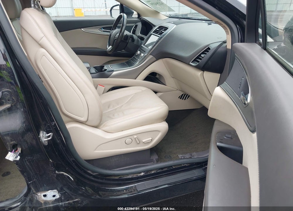 2017 LINCOLN MKX VIN: 2LMPJ8LR7HBL30488