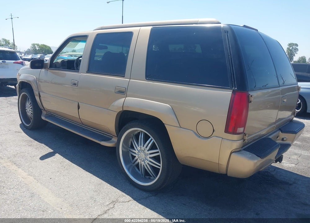 1999 GMC YUKON DENALI VIN: 1GKEK13R0XR907082