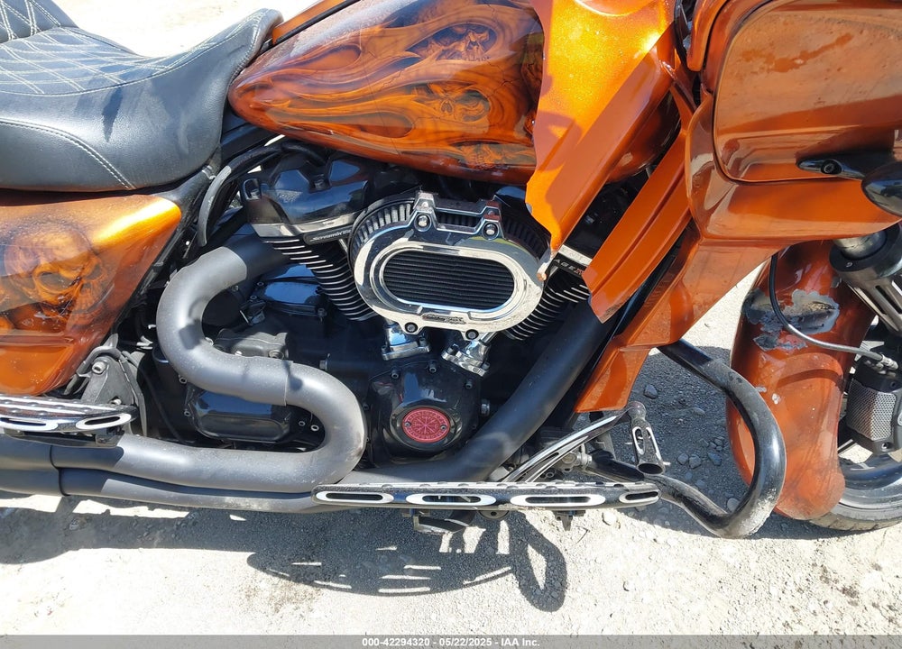 2018 HARLEY-DAVIDSON FLTRXS ROAD GLIDE SPECIAL VIN: 1HD1KTC36JB654611