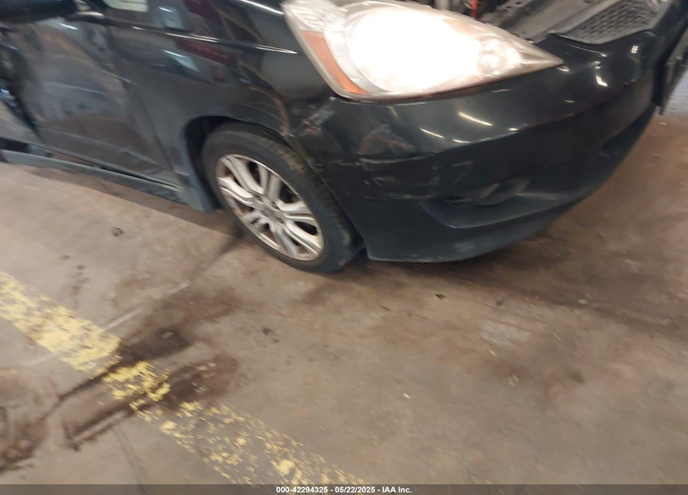 2011 HONDA FIT SPORT VIN: JHMGE8H59BC017958