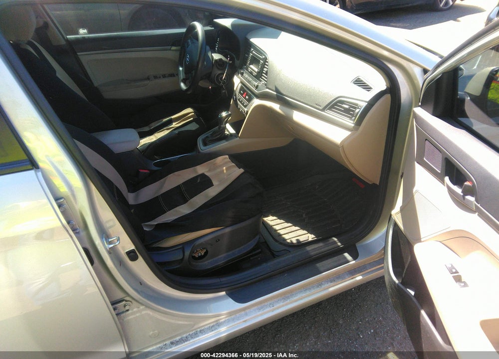 2017 HYUNDAI ELANTRA VIN: 5NPD74LF6HH166090