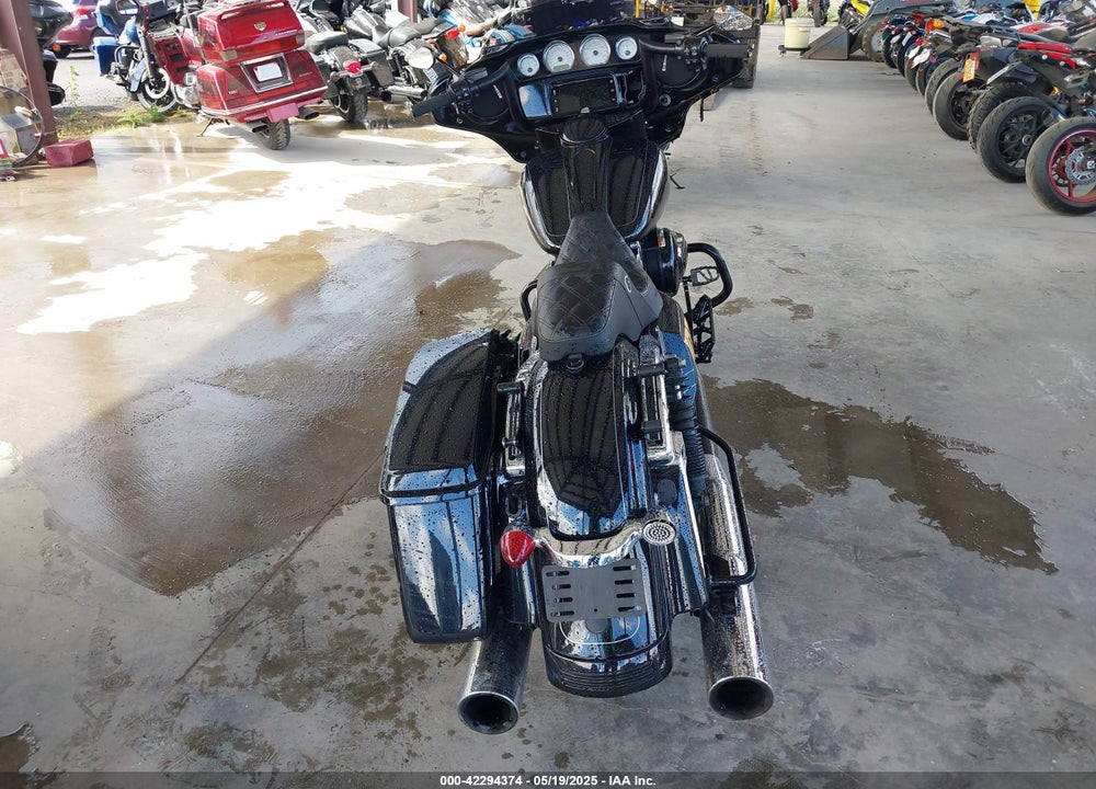2014 HARLEY-DAVIDSON FLHXS STREET GLIDE SPECIAL VIN: 1HD1KRM18EB689351