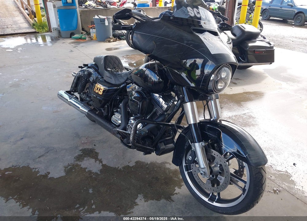 2014 HARLEY-DAVIDSON FLHXS STREET GLIDE SPECIAL VIN: 1HD1KRM18EB689351