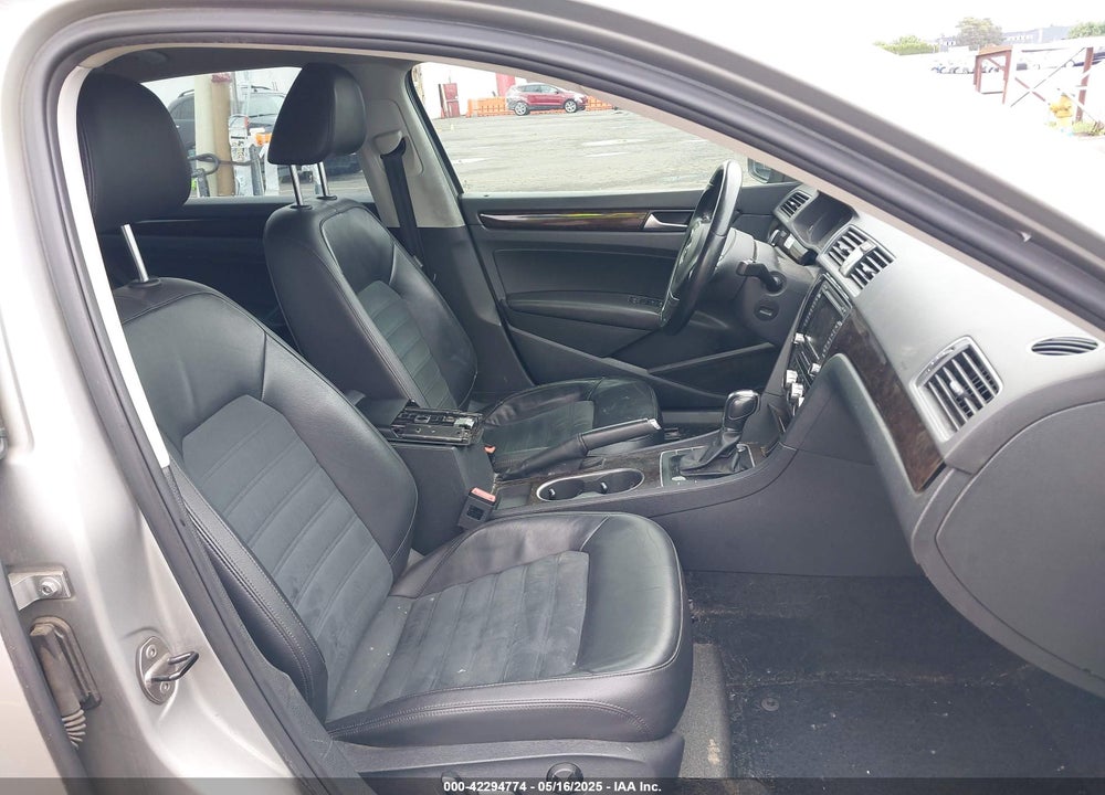2014 VOLKSWAGEN PASSAT VIN: 1VWCN7A31EC036329
