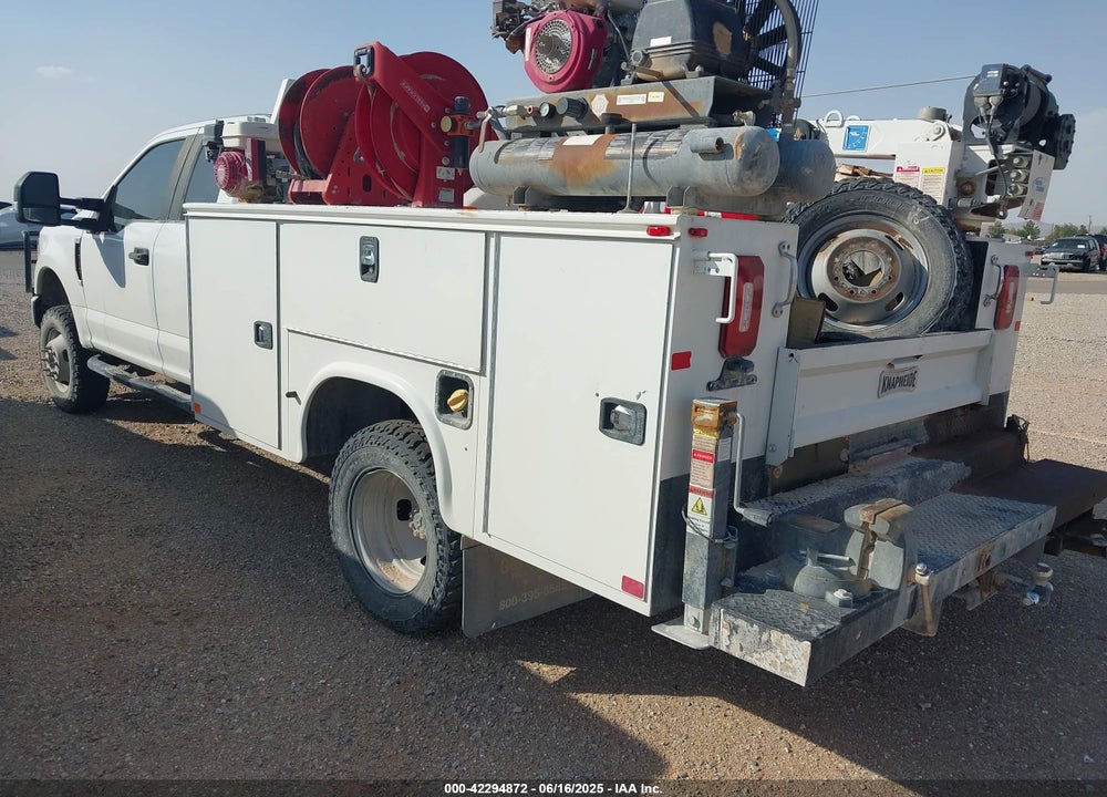 2020 FORD F-350 CHASSIS XL VIN: 1FD8X3H65LEC56601