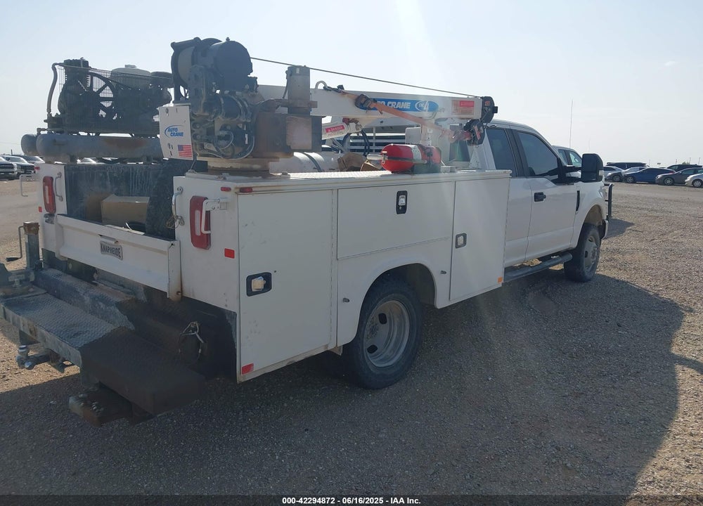 2020 FORD F-350 CHASSIS XL VIN: 1FD8X3H65LEC56601