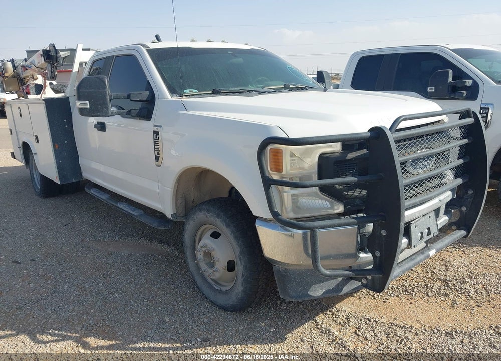 2020 FORD F-350 CHASSIS XL VIN: 1FD8X3H65LEC56601