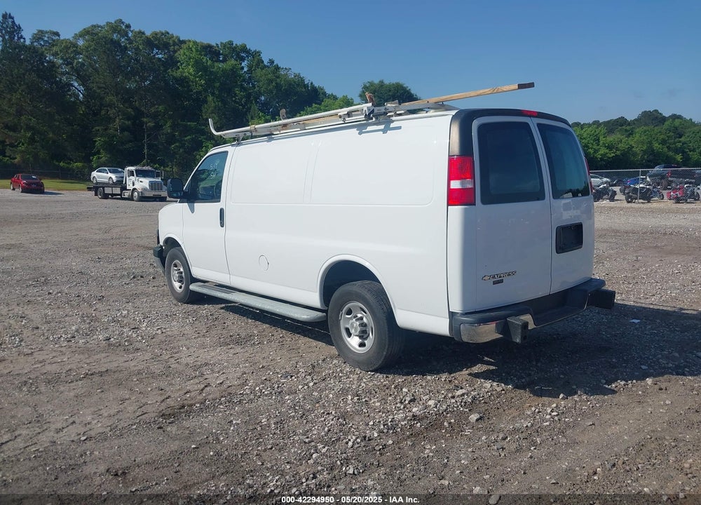 2022 CHEVROLET EXPRESS CARGO RWD 2500 REGULAR WHEELBASE WT VIN: 1GCWGAF75N1203256