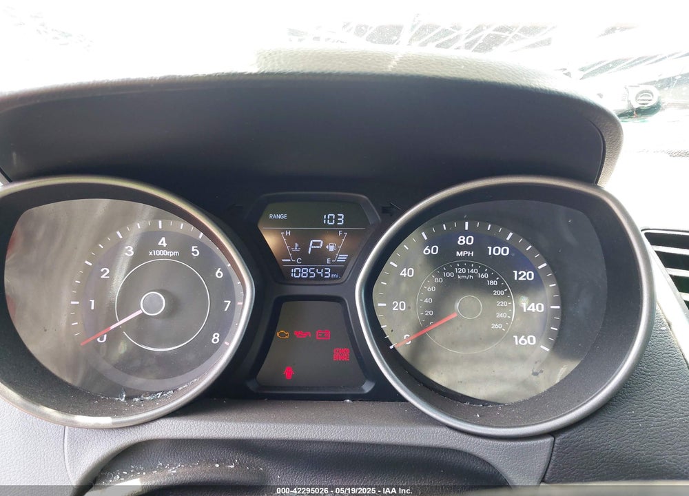 2014 HYUNDAI ELANTRA VIN: 5NPDH4AE3EH541016