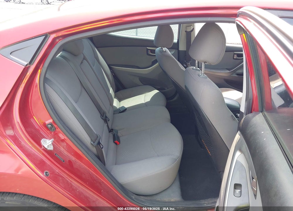 2014 HYUNDAI ELANTRA VIN: 5NPDH4AE3EH541016