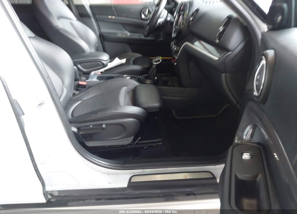 2017 MINI COUNTRYMAN COOPER S VIN: WMZYT5C30H3D79673