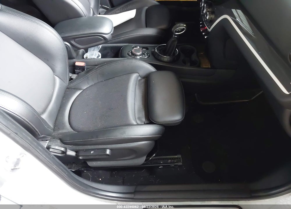 2017 MINI COUNTRYMAN COOPER S VIN: WMZYT5C30H3D79673