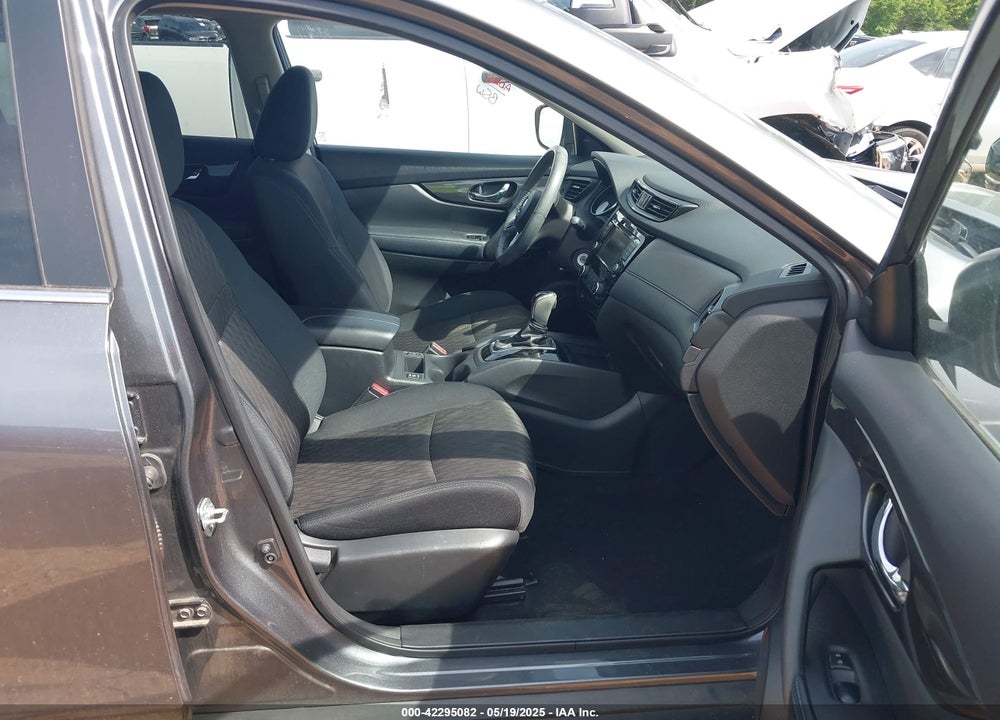 2019 NISSAN ROGUE VIN: 5N1AT2MV2KC720670