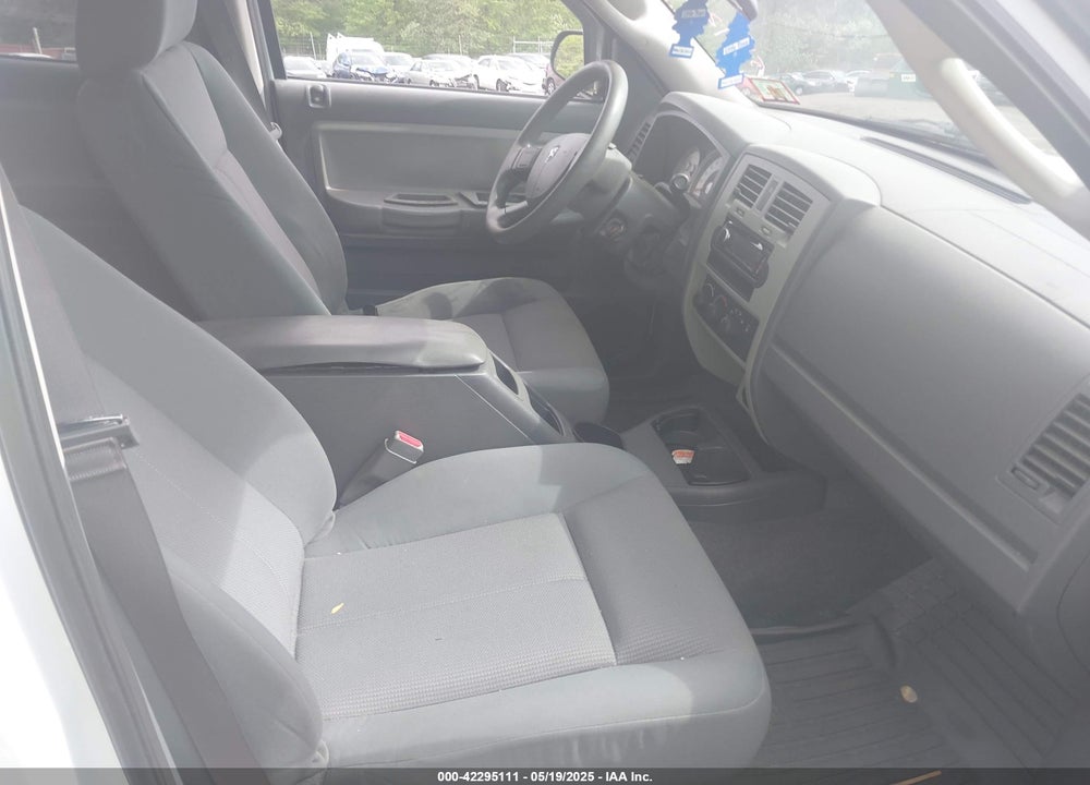 2005 DODGE DAKOTA SLT VIN: 1D7HW48N45S153653