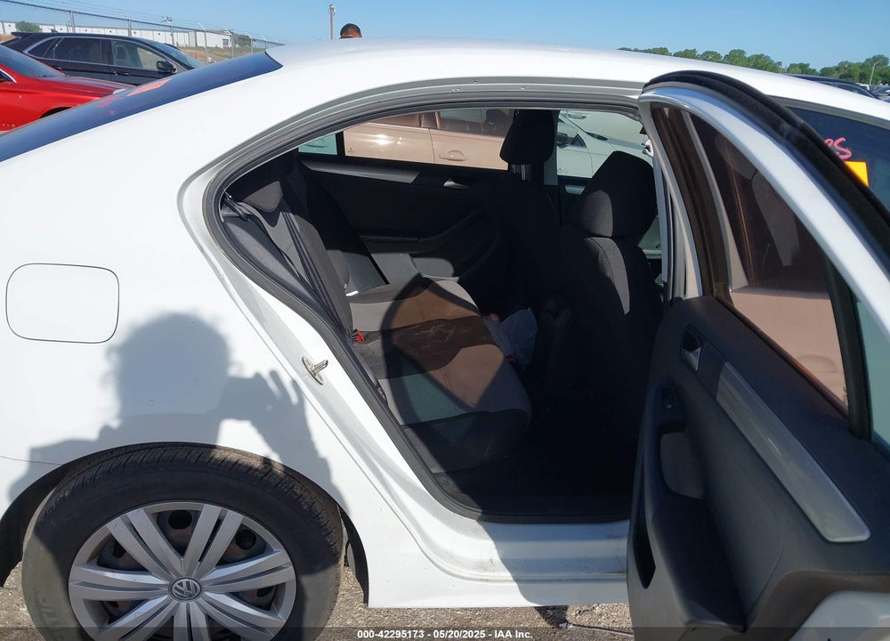 2017 VOLKSWAGEN JETTA VIN: 3VW2B7AJ4HM230472