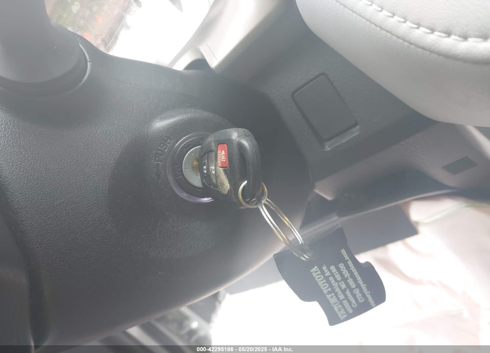 2013 TOYOTA RAV4 XLE VIN: 2T3RFREV9DW088966