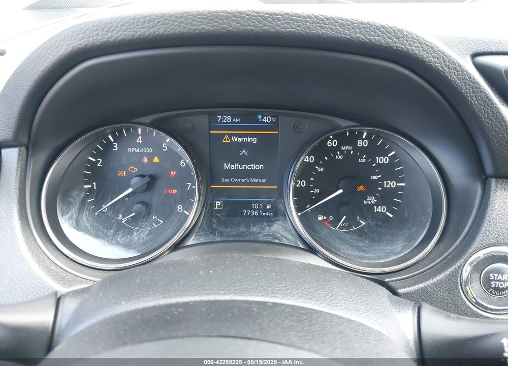 2018 NISSAN ROGUE VIN: KNMAT2MV2JP611489