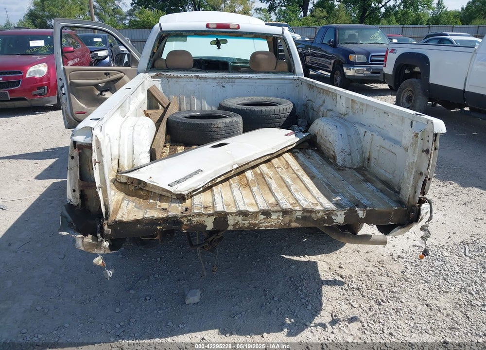 2001 GMC SIERRA 1500 SL VIN: 1GTEC14W01Z226330