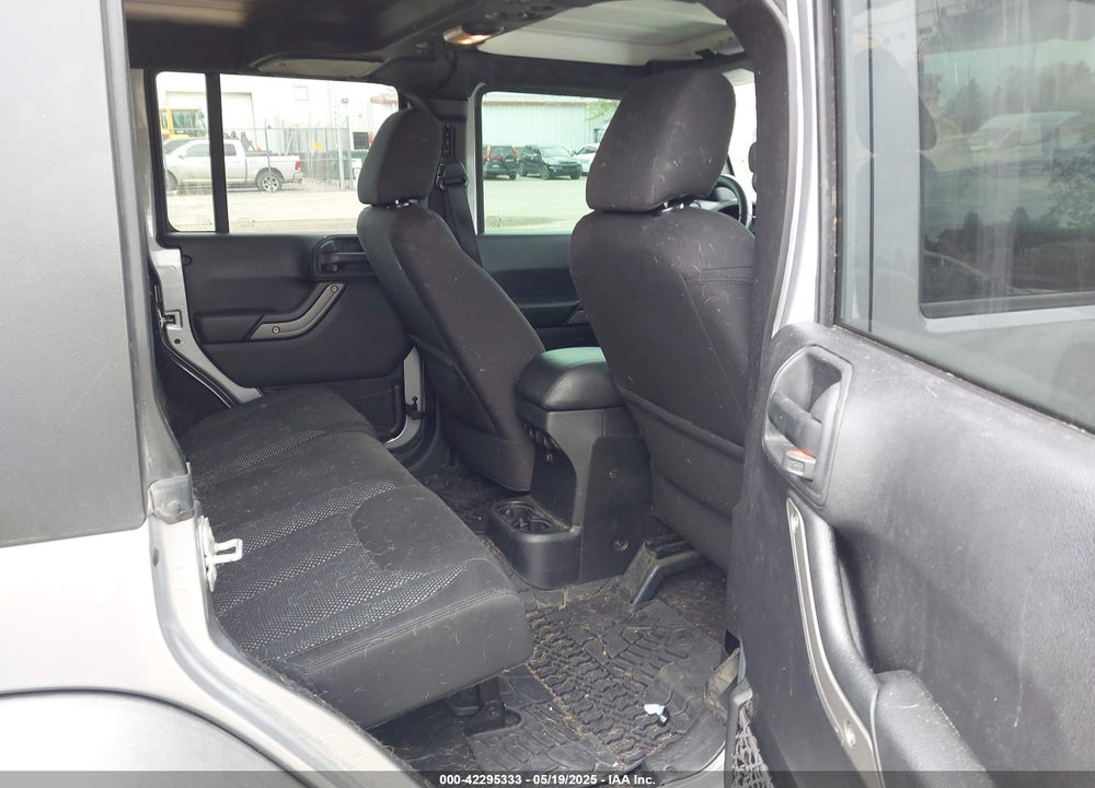 2016 JEEP WRANGLER UNLIMITED SPORT VIN: 1C4BJWDG0GL142311