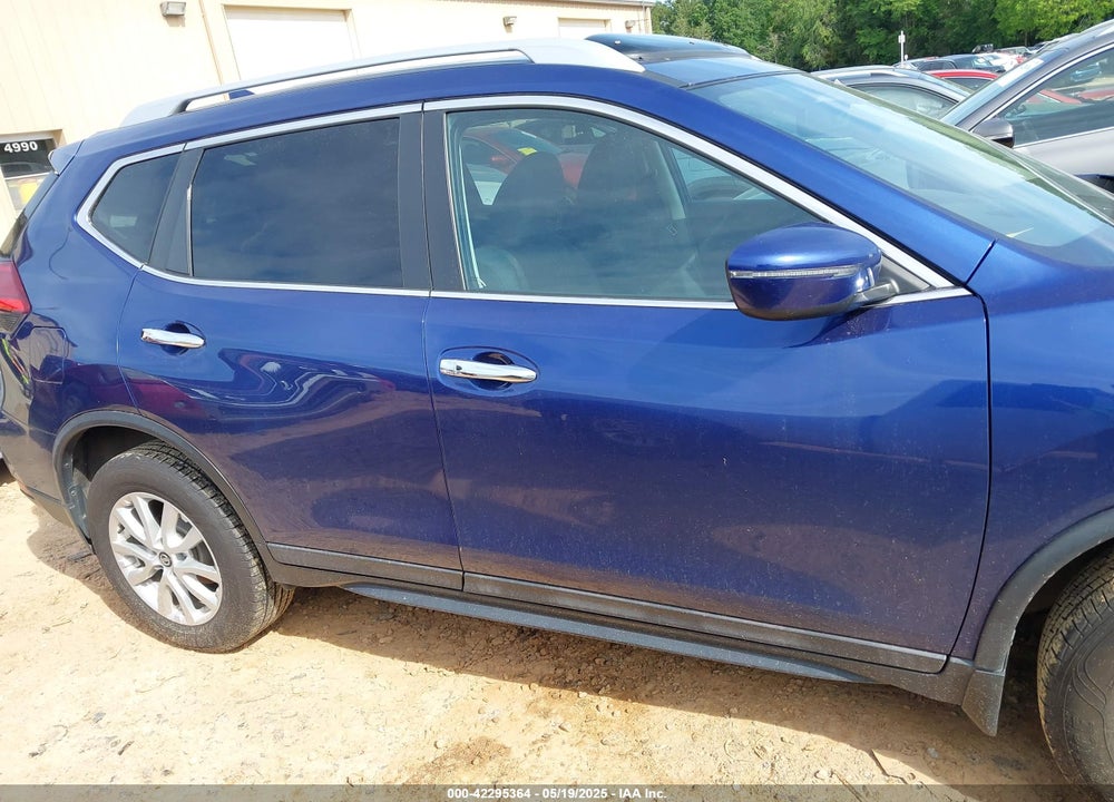 2017 NISSAN ROGUE VIN: 5N1AT2MV0HC841769