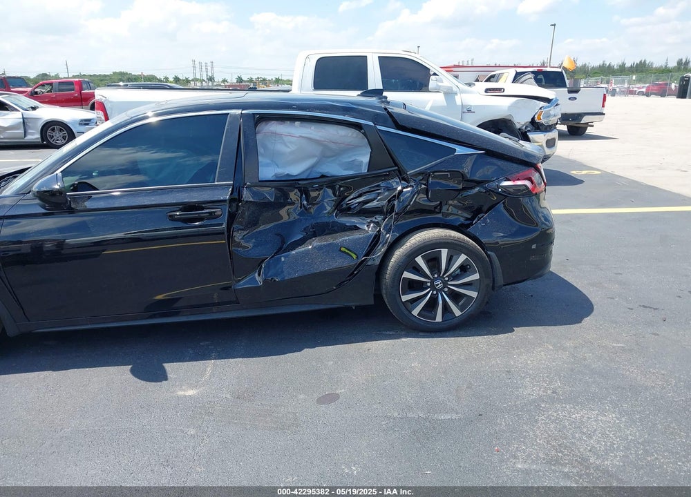 2024 HONDA CIVIC VIN: 19XFL1H70RE017720