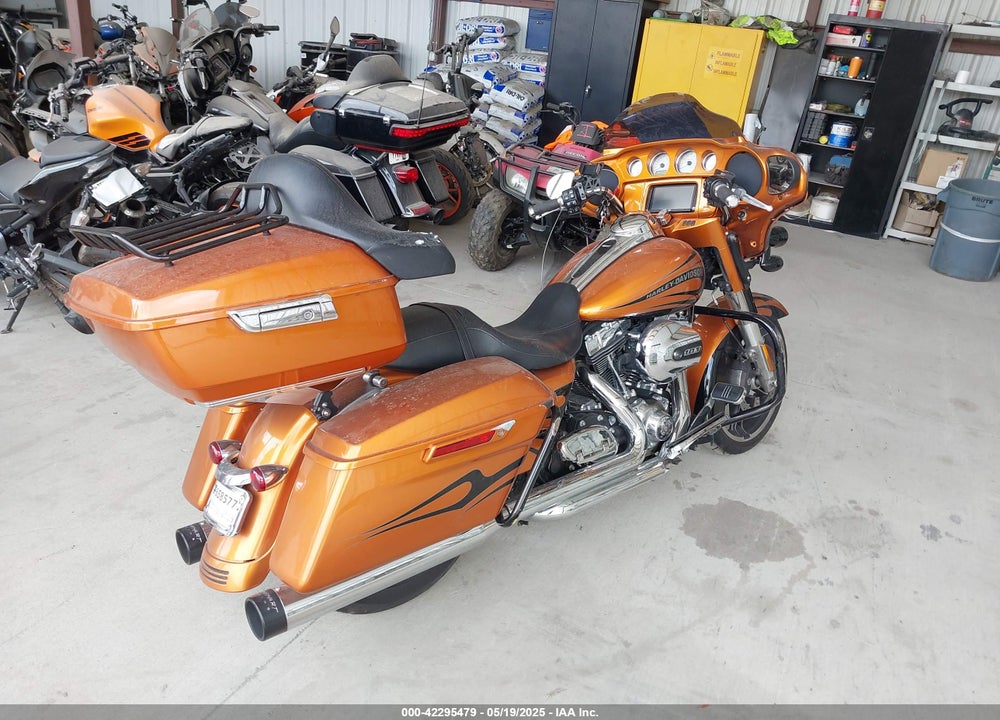 2014 HARLEY-DAVIDSON FLHX STREET GLIDE VIN: 1HD1KBM16EB602859