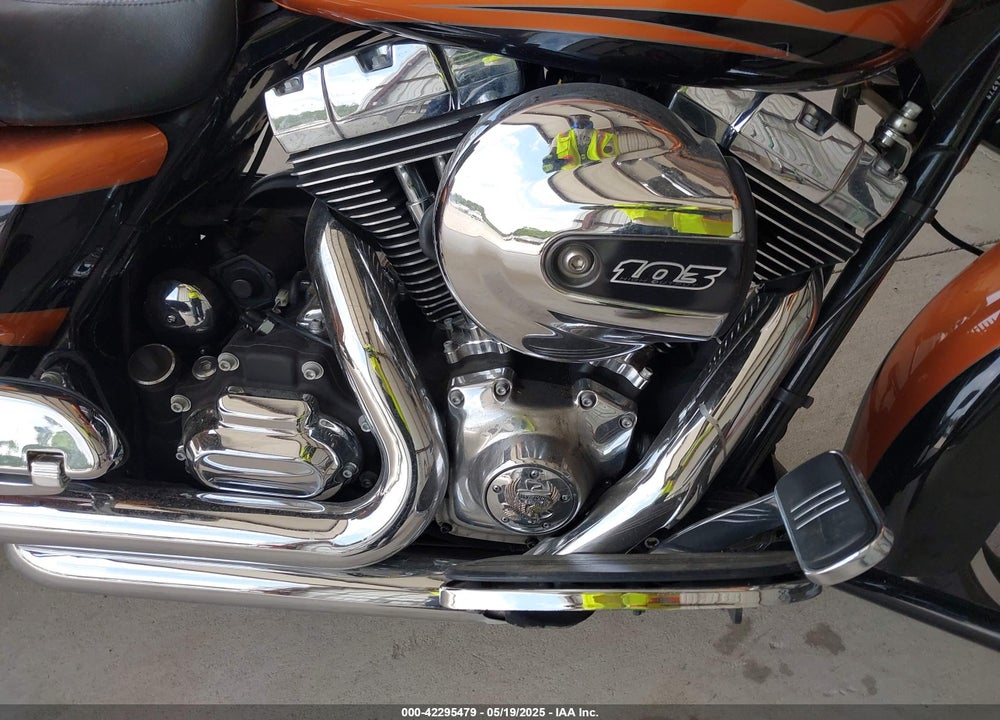 2014 HARLEY-DAVIDSON FLHX STREET GLIDE VIN: 1HD1KBM16EB602859