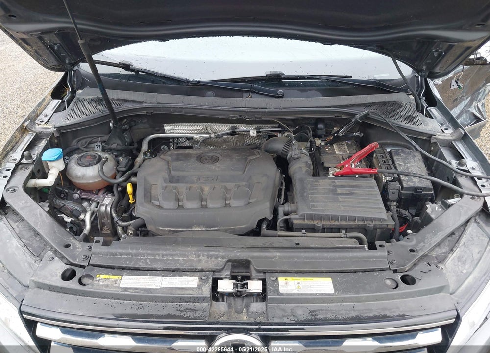 2021 VOLKSWAGEN TIGUAN VIN: 3VV2B7AXXMM070228
